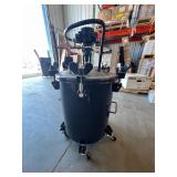 10 Gallon Portable Pressure Pot 10 Gallon Portable Pressure Pot
