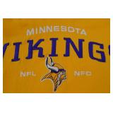 Minnesota Vikings Shirt XL, Cap, and Scarf Set NFL Licensed Minnesota Vikings Shirt XL, Cap, and Scarf Set NFL Licensed