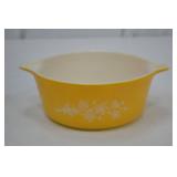 Vintage Pyrex 472-B 750ml Yellow Floral Mixing Bowl Vintage Pyrex 472-B 750ml Yellow Floral Mixing Bowl