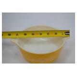 Vintage Pyrex 472-B 750ml Yellow Floral Mixing Bowl Vintage Pyrex 472-B 750ml Yellow Floral Mixing Bowl
