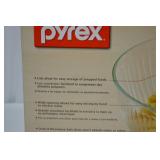 Pyrex 8 Piece Glass Mixing Bowls Set with Lids Pyrex 8 Piece Glass Mixing Bowls Set with Lids