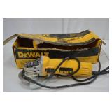 DeWalt DWE4011 4-1/2 in Angle Grinder 7A with Box DeWalt DWE4011 4-1/2 in Angle Grinder 7A with Box