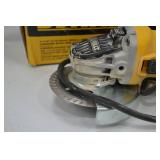 DeWalt DWE4011 4-1/2 in Angle Grinder 7A with Box DeWalt DWE4011 4-1/2 in Angle Grinder 7A with Box