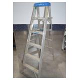 Werner 6 ft Aluminum Step Ladder, Model 376, 250 lb Duty Rating Werner 6 ft Aluminum Step Ladder, Model 376, 250 lb Duty Rating