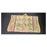 Decorative Home Decor Collection with Quilt Runner, Glass Bowl, Wall Art, and More