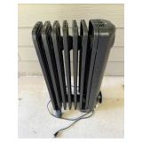 DeLonghi TRRS2715EBK Oil-Filled Radiator Heater 1500W