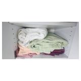 Lot of Assorted Bath Towels