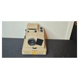 Revere Model P-888 Automatic Slide Projector with Case