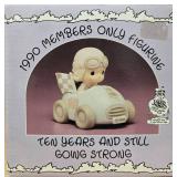 Lot of 2 Precious Moments Figurines: 