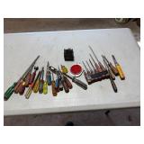 LOTS OF SCREWDIRVERS LOT LOTS OF SCREWDIRVERS LOT