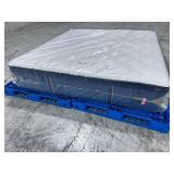 Stearns & Foster Lux Hybrid Medium Firm King Mattress — MSRP $3,899.00 — NO RESERVE