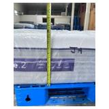 Purple Hybrid 2 Queen Mattress — NO RESERVE