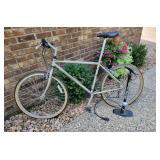 Specialized Hard Rock Mens Bicycle with Pump