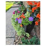 Black Commercial Resin Outdoor Planter, B