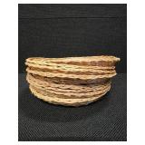 8 natural-woven Wicker paper plate holders