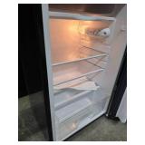 Igloo refrigerator, model FR326M-D-BLACK