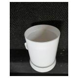 38 Plastic coffee cups