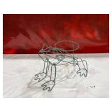 Metal Frog Plant Holder in Wireframe Design Metal Frog Plant Holder in Wireframe Design