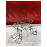 Metal Frog Plant Holder in Wireframe Design Metal Frog Plant Holder in Wireframe Design