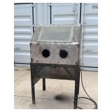 Industrial Metal Sandblasting Cabinet With Gloves and Hose Industrial Metal Sandblasting Cabinet With Gloves and Hose