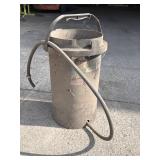 Industrial Metal Sandblasting Cabinet With Gloves and Hose Industrial Metal Sandblasting Cabinet With Gloves and Hose