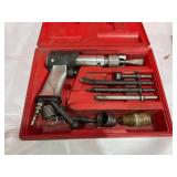 Snap-On Air Hammer Kit with Attachments and Case Snap-On Air Hammer Kit with Attachments and Case