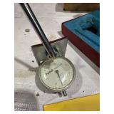 Central Tool Co. Cylinder Bore Gauge Set with Case Central Tool Co. Cylinder Bore Gauge Set with Case