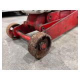 Mac Tools 2 1/2 Ton Hydraulic Floor Jack Mac Tools 2 1/2 Ton Hydraulic Floor Jack