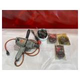 Black and Decker No. 7250 Drill with Accessories and Abrasive Discs Black and Decker No. 7250 Drill with Accessories and Abrasive Discs
