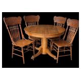 Vintage Oak Dining Table Table with Four Charming Chairs