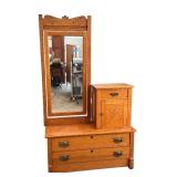 Antique Oak Gentlemen