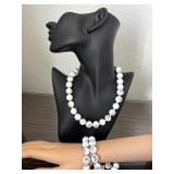 Howlite Beaded Necklace and Bracelet Set