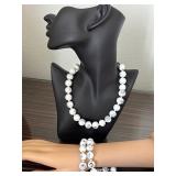 Howlite Beaded Necklace and Bracelet Set