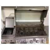 MemberÂ’s Mark Pro Series 5-Burner Gas Grill with Thermostatic Control #G62304 MemberÂ’s Mark Pro Series 5-Burner Gas Grill with Thermostatic Control #G62304