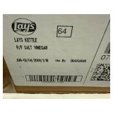 64x Lays Kettle Cooked Salt & Vinegar Chips