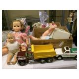 A lot full of Toys, including truck... A lot full of Toys, including truck...