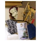 Woden Shelf, wooden hangers, Clean ... Woden Shelf, wooden hangers, Clean ...