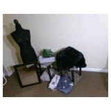 Mannequin w/ two side tabels, 2 pai... Mannequin w/ two side tabels, 2 pai...