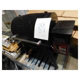Traeger Ironwood 885 Wi-Fi Pellet Grill and Smoker in Black - Some damage...*Retails for $1,399