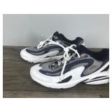 Avis Tennis Shoes Size 10 Avis Tennis Shoes Size 10