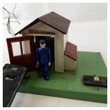 Lionel Train Accessory No. 252 Crossing Gate with 145C Track Contactor and Instructions