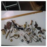 Large Vintage Lot of watches and jewelry