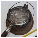 + RARE ALUMINUM + Wagner Ware Waffle Maker +  with high hat base! SIDNEY 828