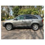 2011 KIA SORENTO EX *All Wheel Drive* (NO RESERVE)