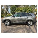 2011 KIA SORENTO EX *All Wheel Drive* (NO RESERVE)