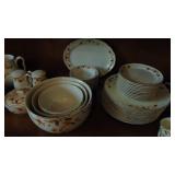 Jewel Tea Autunm Leaf Vintage Dish Set