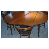 Maple Drop Side Table with 4 Chairs and 4 Leafs