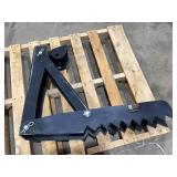 VEVOR 36inch Hydraulic Backhoe Excavator Thumb (FCM-31-36IN)