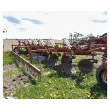 IH 720 Moldboard Plow