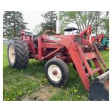 International 674 Tractor with  Hydraulic Freeman Loader